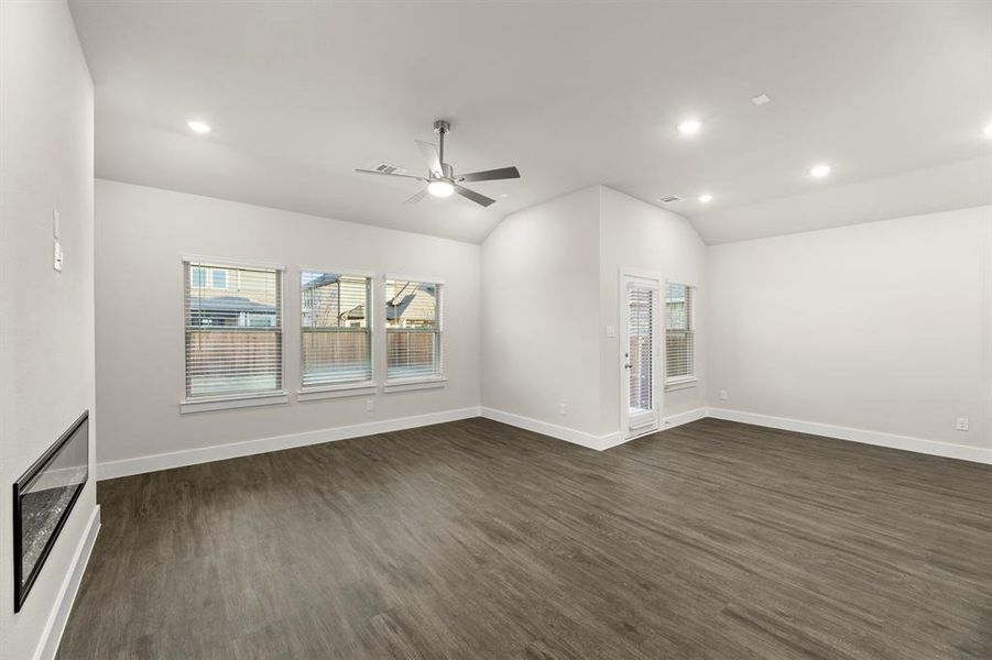 15. 2404 Overlook - Family