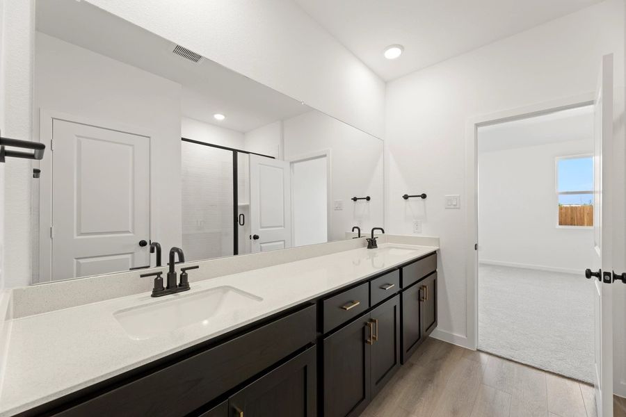 Primary Bathroom featuring the Oxford Collection Primary Bathroom featuring the Oxford Collection