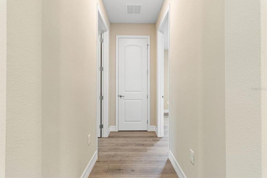 Spacious, unfurnished interior of a new home in , Ocala (Image 32).