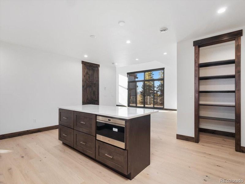 Large island with walk in pantry Large island with walk in pantry