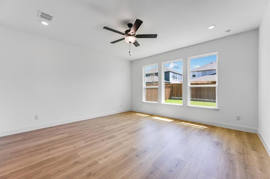 Spacious, unfurnished interior of a new home in Highland Lakes 50s, McKinney (Image 21). Spacious, unfurnished interior of a new home in Highland Lakes 50s, McKinney (Image 21).