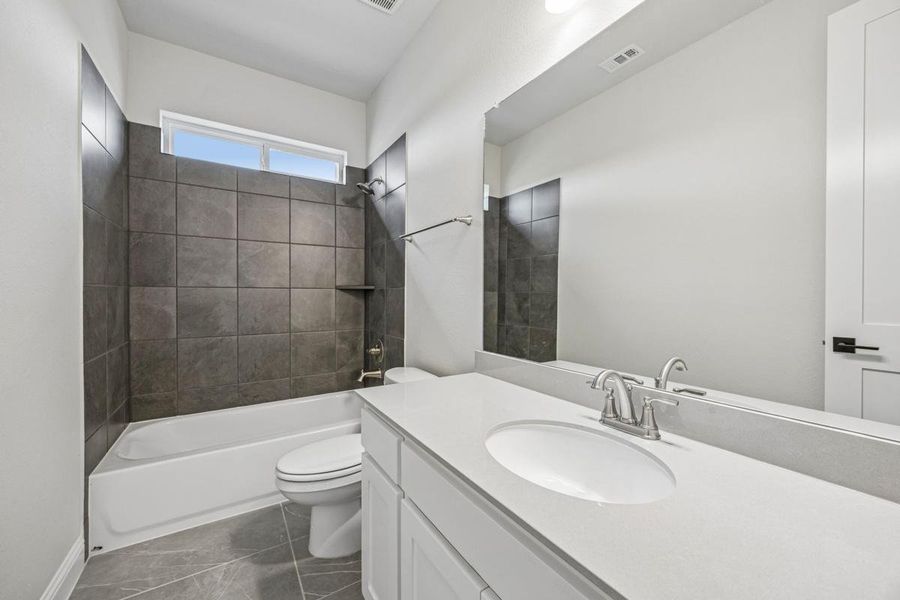Furnished interior view inside a new home in Cedar Ridge Estates, Grand Prairie (Image 12).