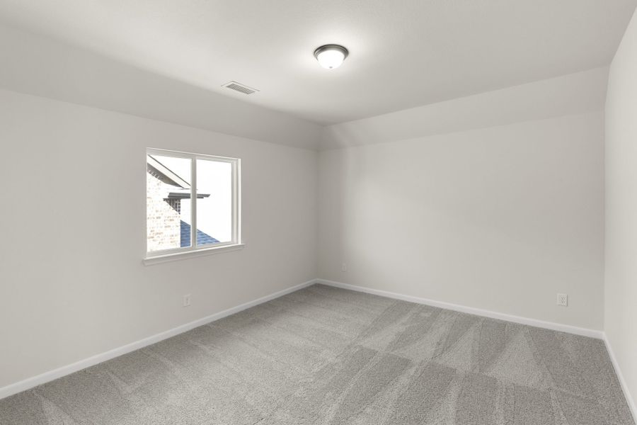 Representative unfurnished interior of a home built from the Preston by Pacesetter Homes in Park Hills, Rockwall (Image 27).