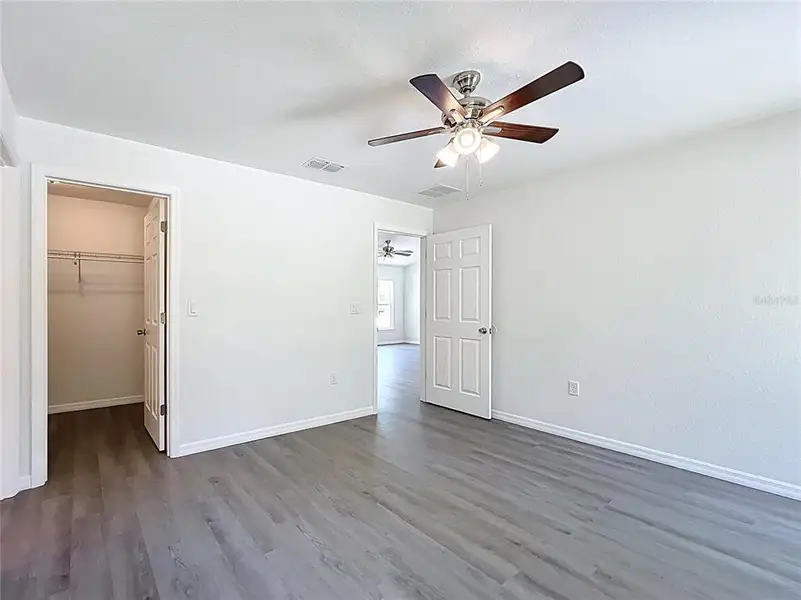 Spacious, unfurnished interior of a new home in , Dunnellon (Image 18).