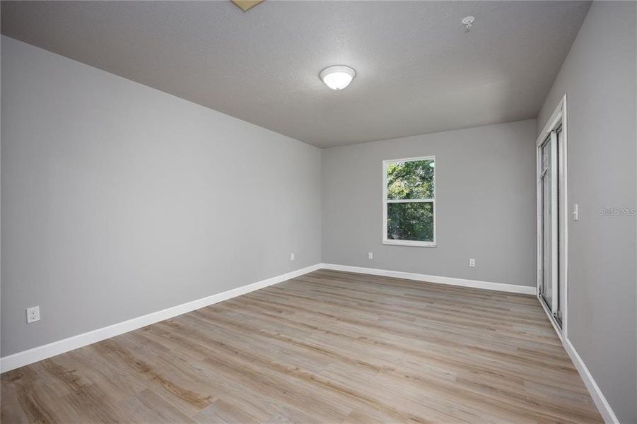 Spacious, unfurnished interior of a new home in , Gainesville (Image 17).