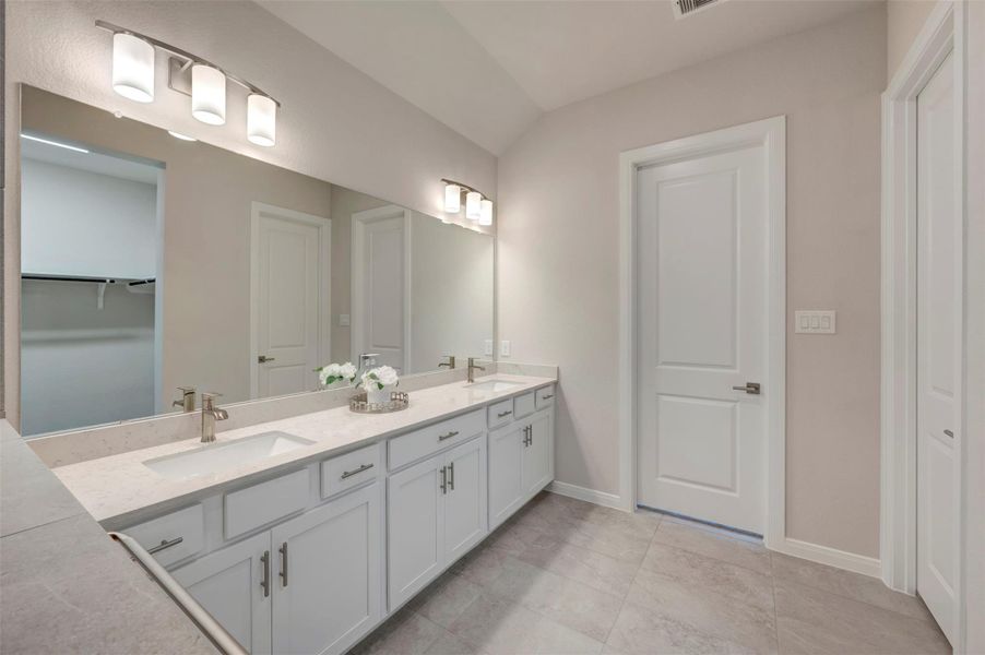 Furnished interior view inside a new home in The Grand Prairie 50’, Hockley (Image 12).