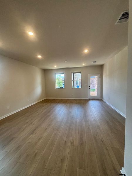 Spacious, unfurnished interior of a new home in Berry Creek Highlands, Georgetown (Image 17).