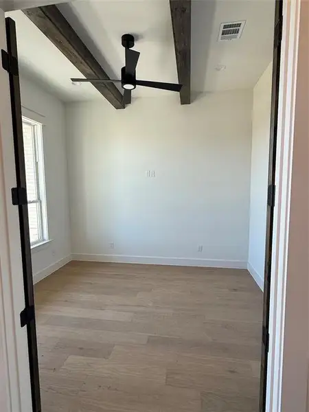 Spacious, unfurnished interior of a new home in Aledo Heights - Aledo ISD, Aledo (Image 10).