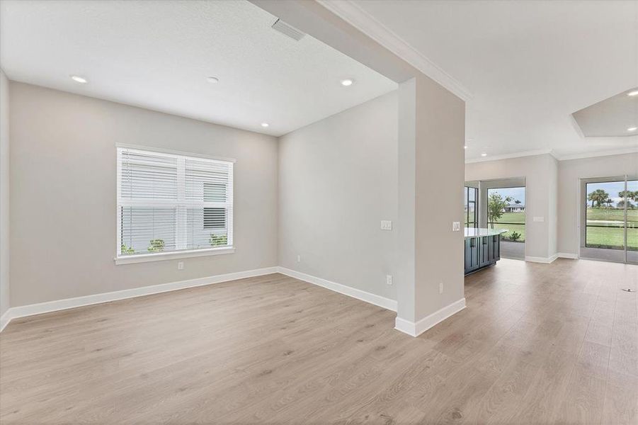 Spacious, unfurnished interior of a new home in , Bradenton (Image 36).