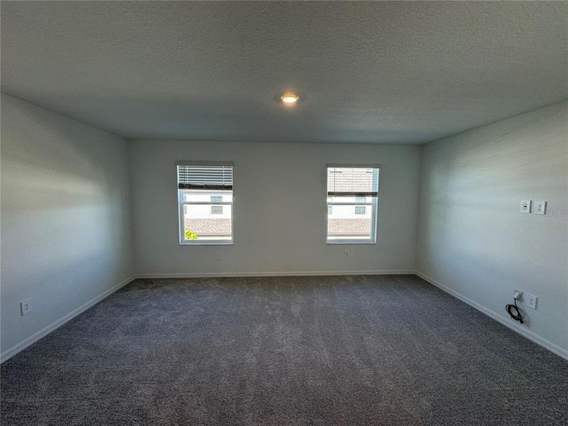 Spacious, unfurnished interior of a new home in , Wesley Chapel (Image 15).