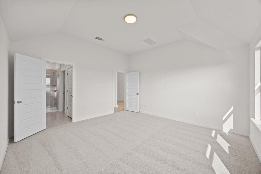 Spacious, unfurnished interior of a new home in Prairie Winds, Hutto (Image 26).