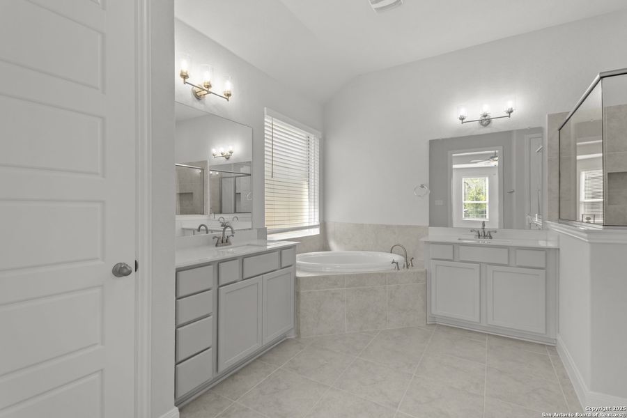 Furnished interior view inside a new home in Stillwater Ranch 45', San Antonio (Image 8).