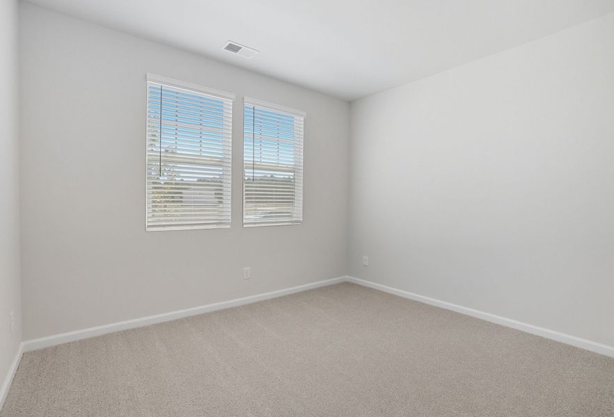 Spacious, unfurnished interior of a new home in Waxhaw Landing, Monroe (Image 21).