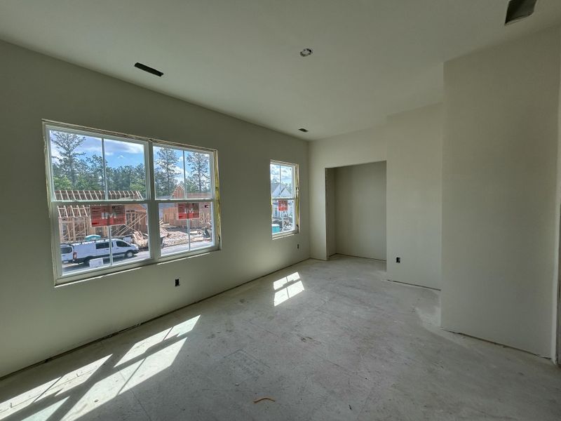 Spacious, unfurnished interior of a new home in , Summerville (Image 23).