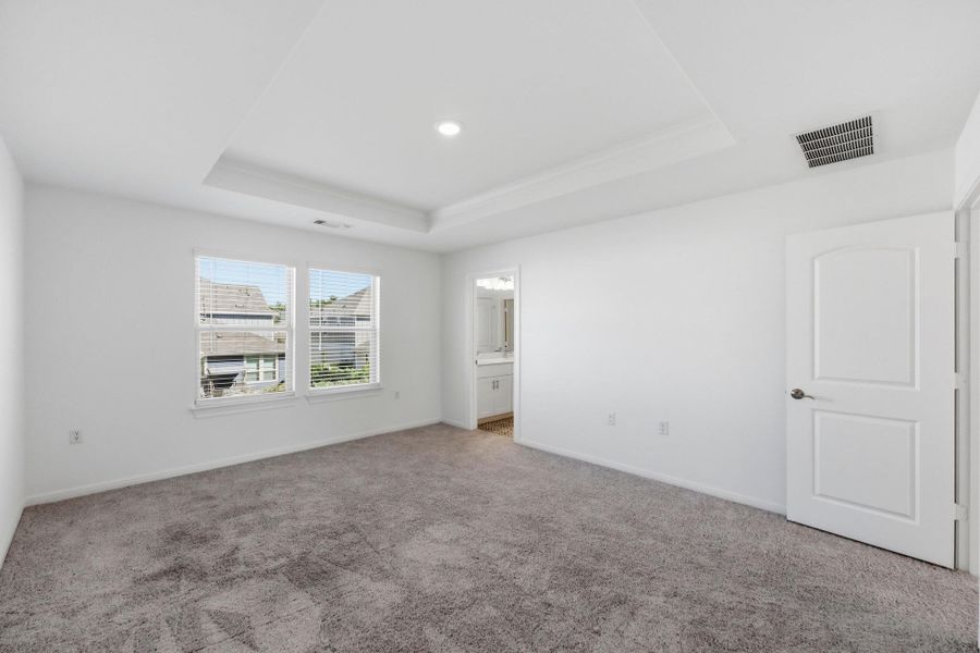 Spacious, unfurnished interior of a new home in East Parke, Austin (Image 21). Spacious, unfurnished interior of a new home in East Parke, Austin (Image 21).