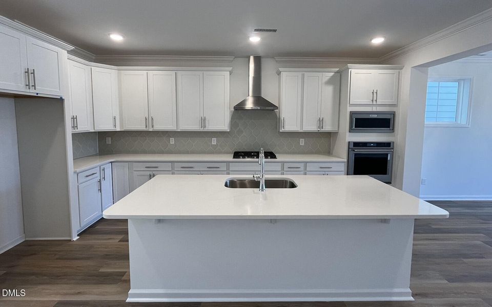 Declan_2433_Kitchen_Front_Wendell_Falls_ Declan_2433_Kitchen_Front_Wendell_Falls_