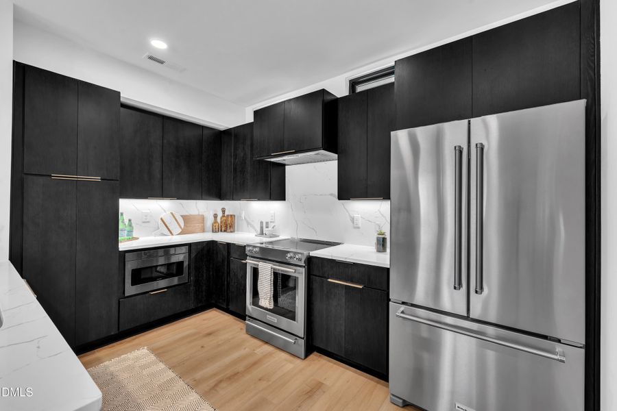 12-512 Gordon St 402-41