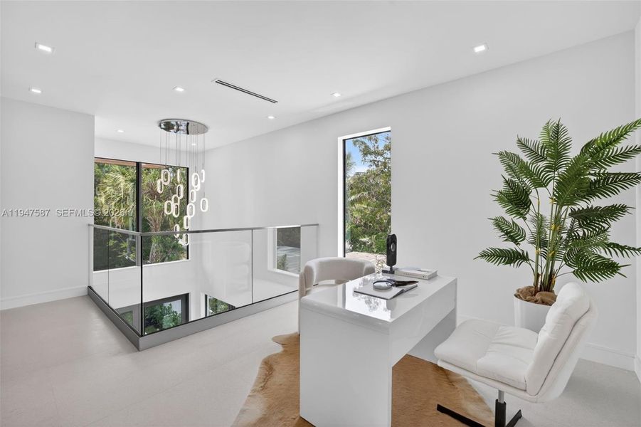 Furnished interior view inside a new home in , Fort Lauderdale (Image 54).