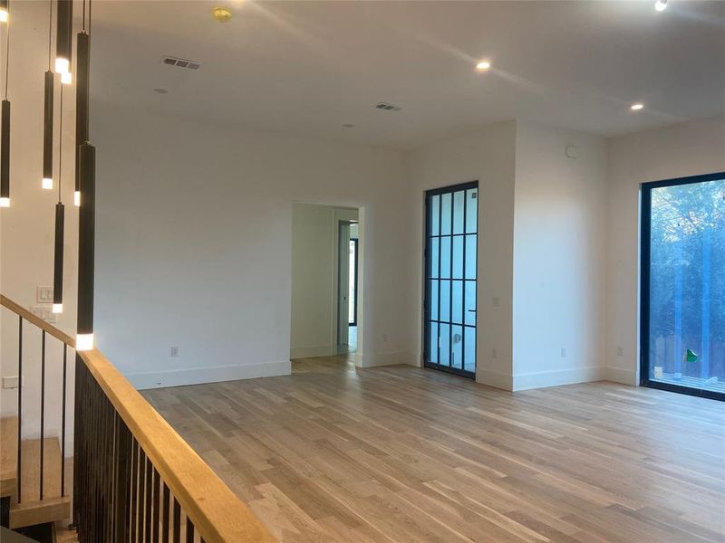 Spacious, unfurnished interior of a new home in , Dallas (Image 14).