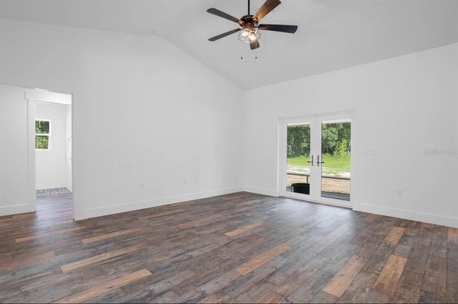 Spacious, unfurnished interior of a new home in , Webster (Image 39).