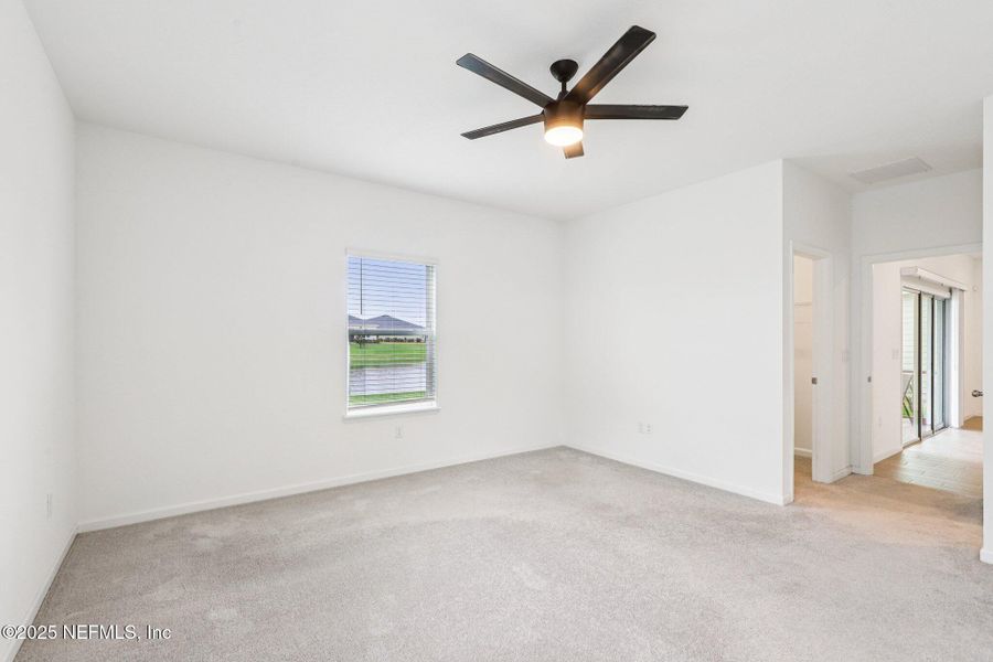 Spacious, unfurnished interior of a new home in , Green Cove Springs (Image 44).