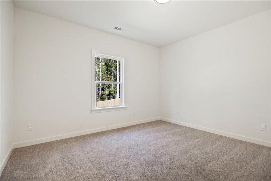 Spacious, unfurnished interior of a new home in , Gainesville (Image 36).