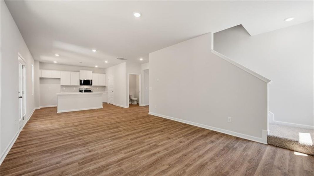 Spacious, unfurnished interior of a new home in Kingston Ranch at Lake Oconee, Buckhead (Image 17). Spacious, unfurnished interior of a new home in Kingston Ranch at Lake Oconee, Buckhead (Image 17).
