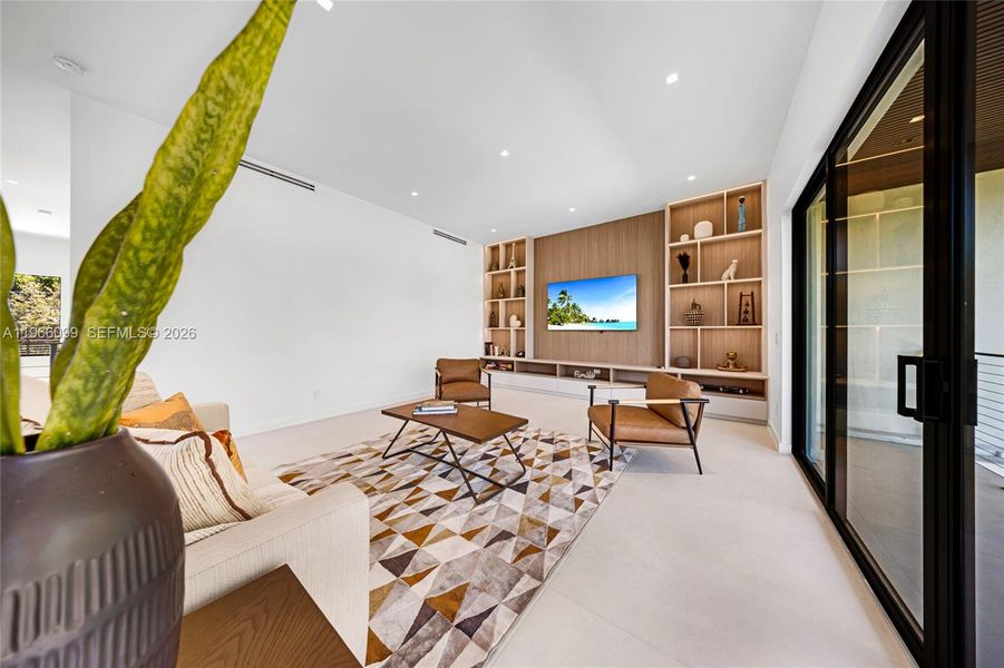 Community amenities in , Miami (Image 75).