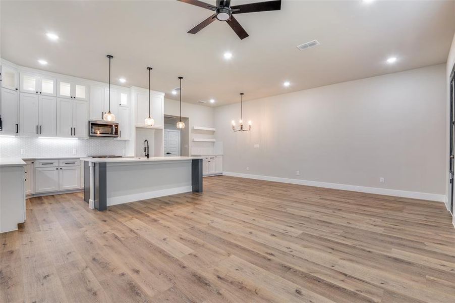 Spacious, unfurnished interior of a new home in , Dallas (Image 12).