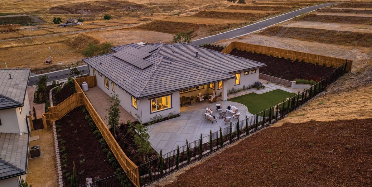 1440X724 HilltopSunflower-Exterior-3