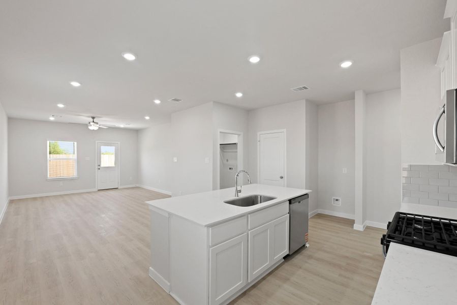 Furnished interior view inside a new home in River Ranch Trails, Dayton (Image 5).