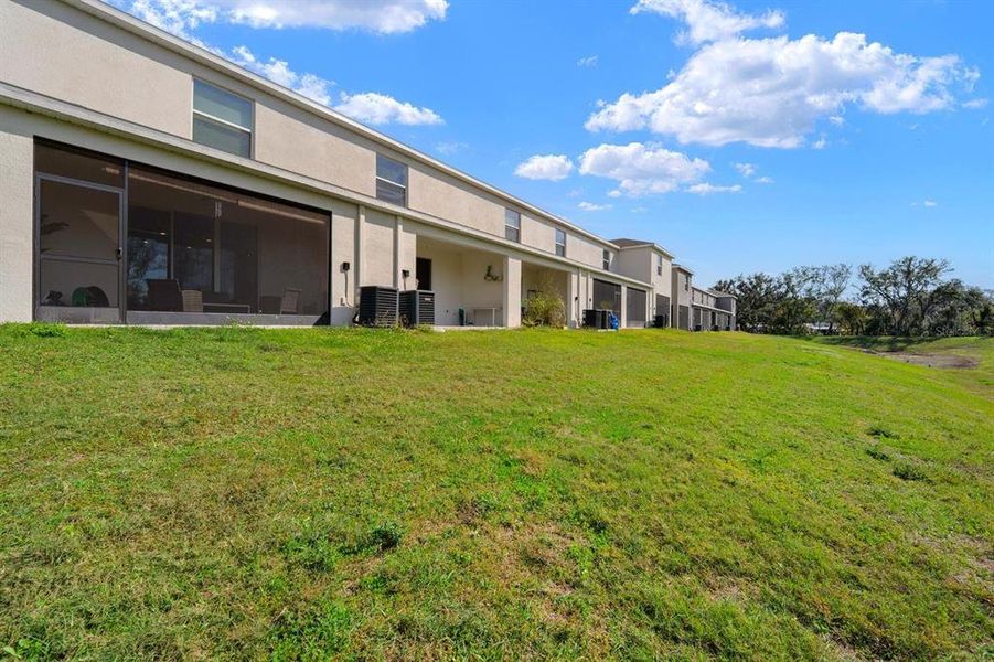 Exterior details and patio area of a home in , Tampa (Image 3).