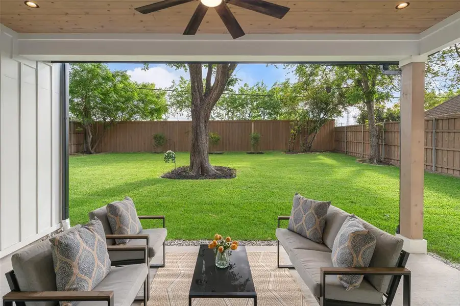 Exterior details and patio area of a home in , Dallas (Image 3).