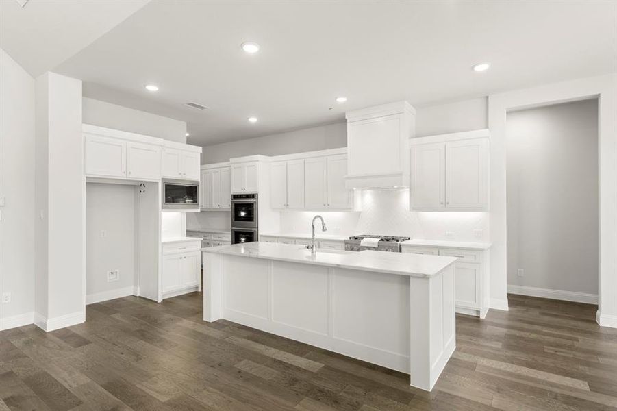 13. 3208 Patterson - Kitchen (2)