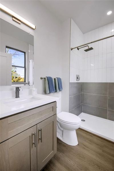 Furnished interior view inside a new home in , Atlanta (Image 7).