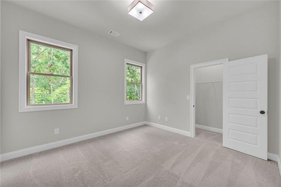 Spacious, unfurnished interior of a new home in , Gainesville (Image 20).