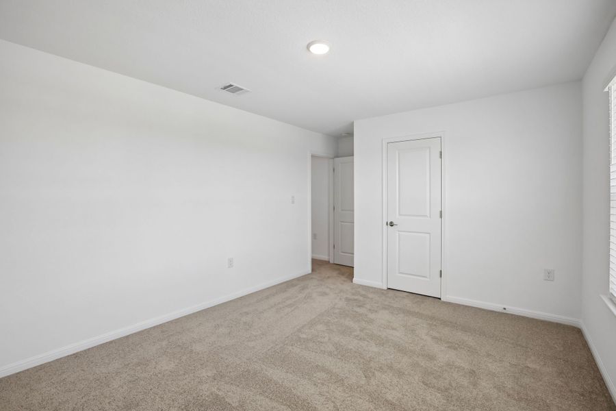 Spacious, unfurnished interior of a new home in Lisso, Pflugerville (Image 43).