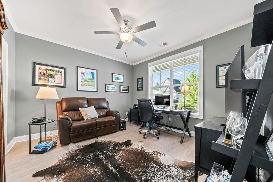 Furnished interior view inside a new home in , Dallas (Image 46).