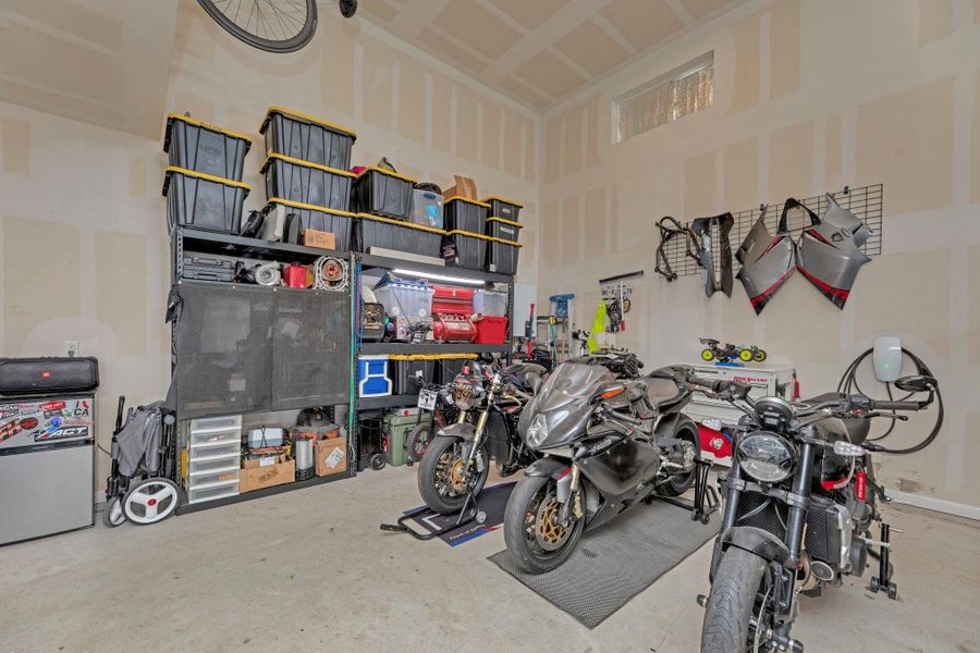 Community amenities in Seasons at Carillon, Manor (Image 32).