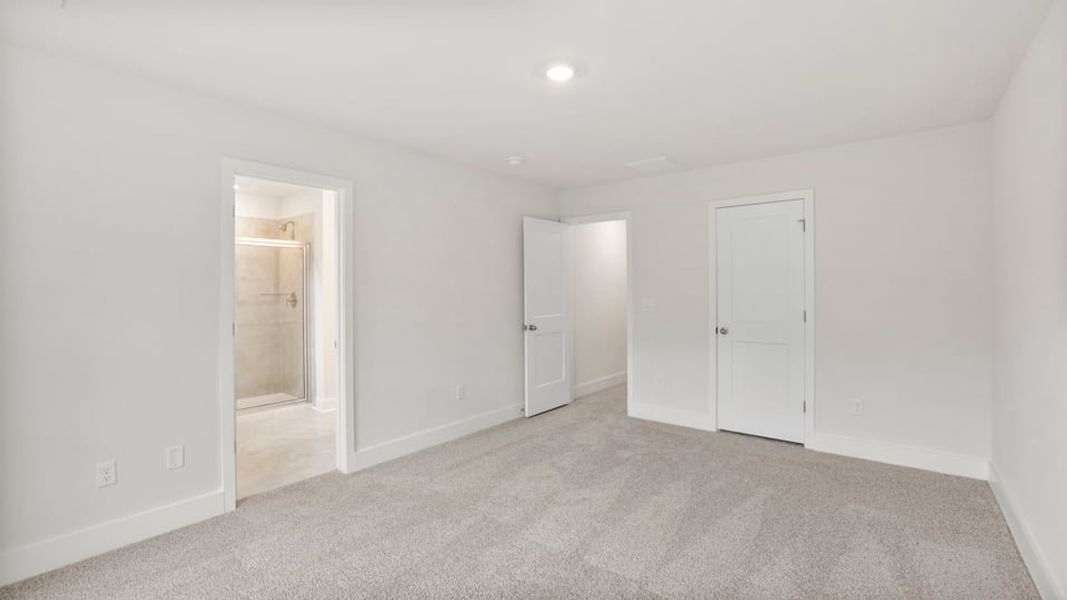 Spacious, unfurnished interior of a new home in Hidden Hills, Spartanburg (Image 30).