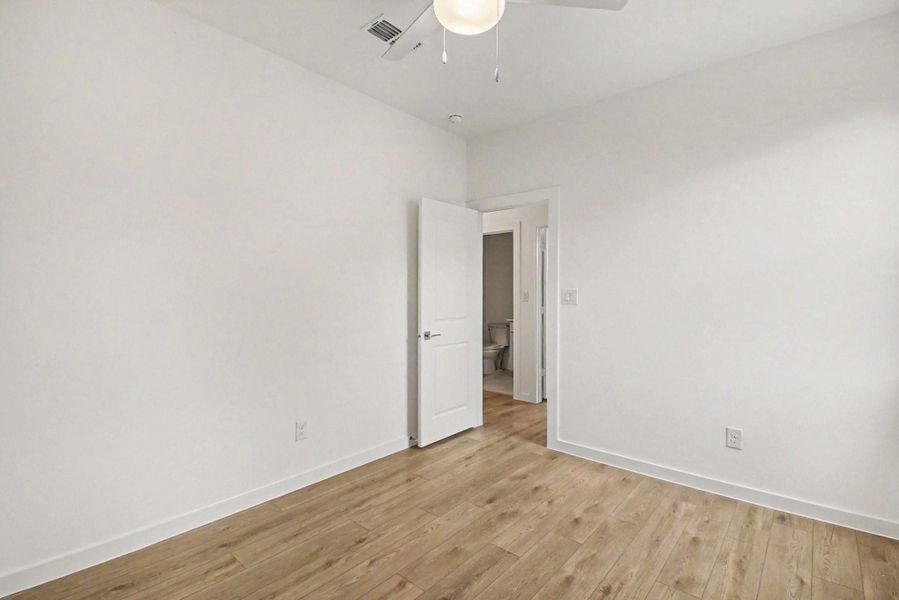 Spacious, unfurnished interior of a new home in , Houston (Image 15).