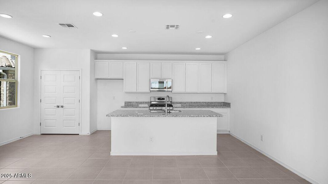 14631 W SAND HILLS Road-Ready Now! 14631 W SAND HILLS Road-Ready Now!