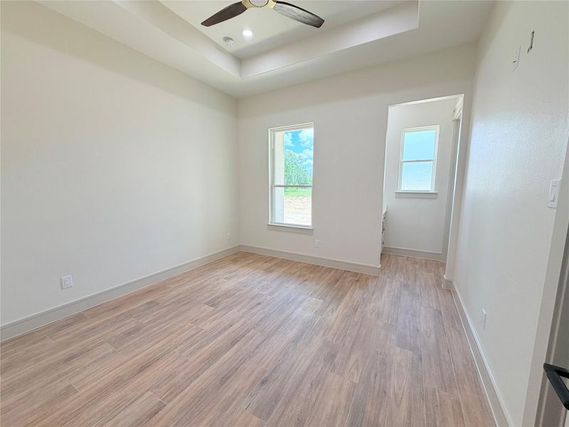 Spacious, unfurnished interior of a new home in , Washington (Image 37).
