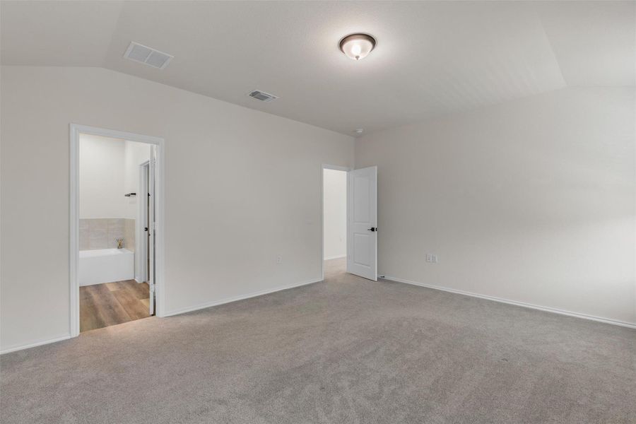 Spacious, unfurnished interior of a new home in , Manor (Image 31).