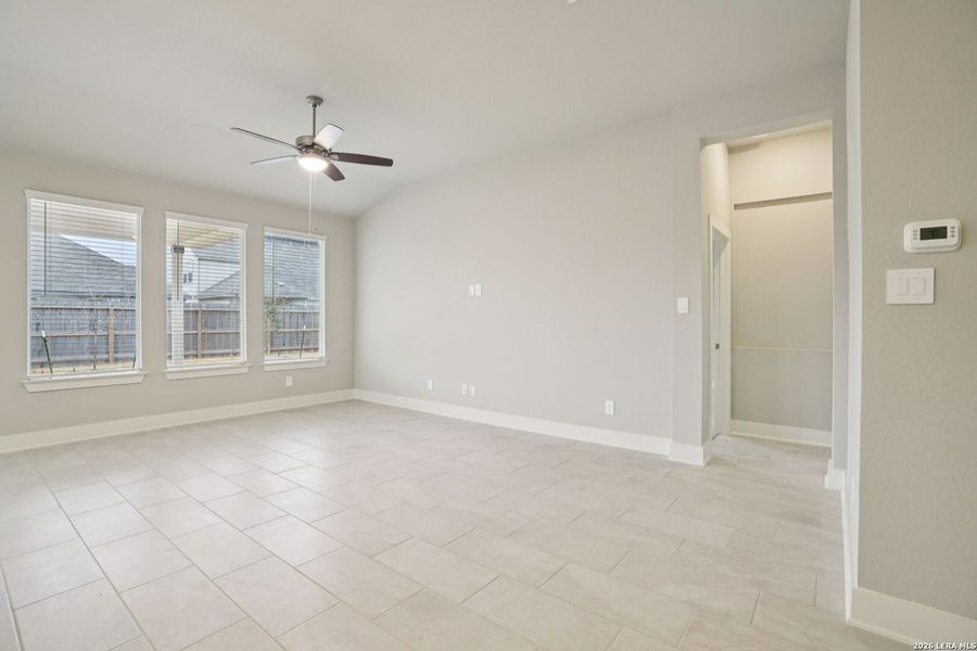 Spacious, unfurnished interior of a new home in Estancia Ranch - Classic Series, San Antonio (Image 31).