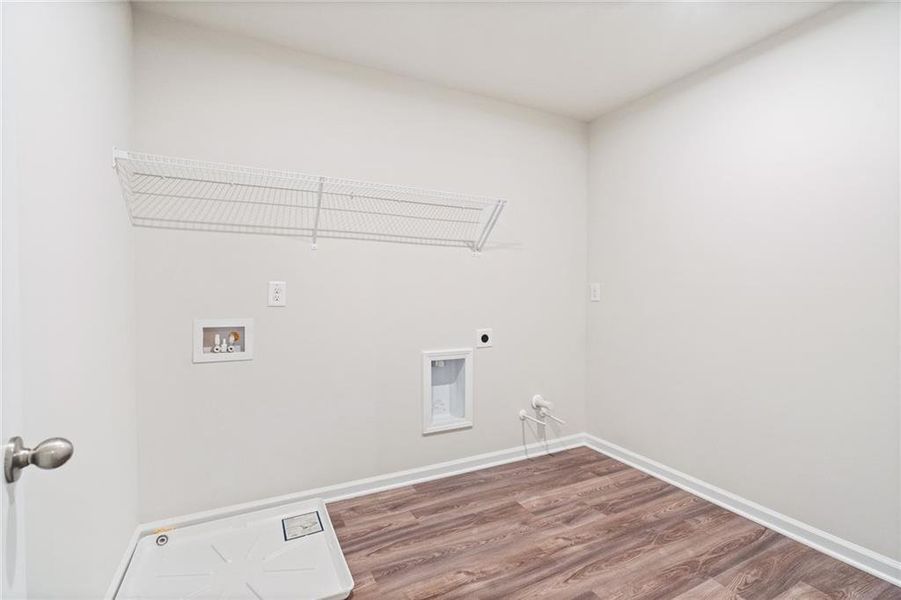 Spacious, unfurnished interior of a new home in The Village at Shallowford, Kennesaw (Image 36).