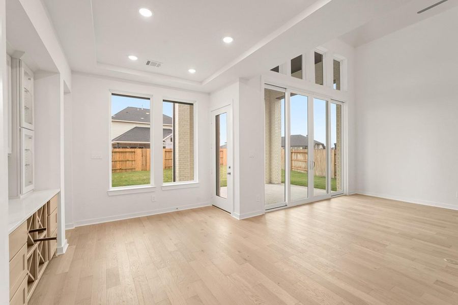 Spacious, unfurnished interior of a new home in Grange, Katy (Image 15).