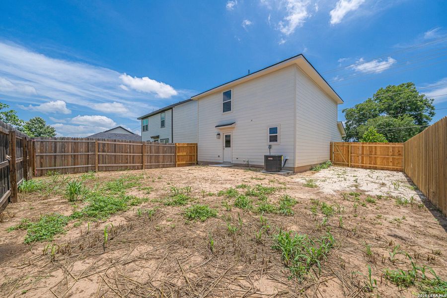 Exterior details and patio area of a home in , Seguin (Image 17).