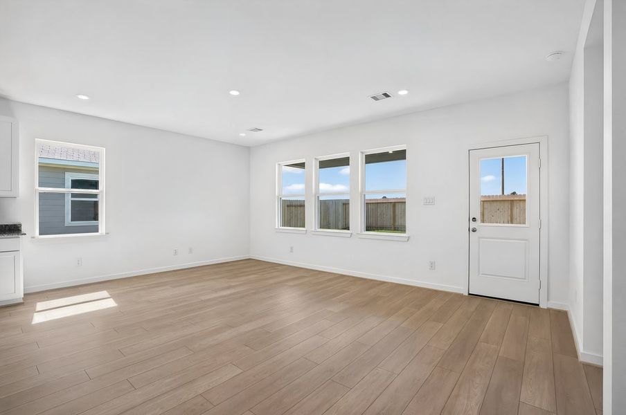 Spacious, unfurnished interior of a new home in Redbud, Hockley (Image 6). Spacious, unfurnished interior of a new home in Redbud, Hockley (Image 6).
