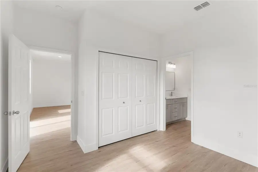 Spacious, unfurnished interior of a new home in , Palm Bay (Image 32).